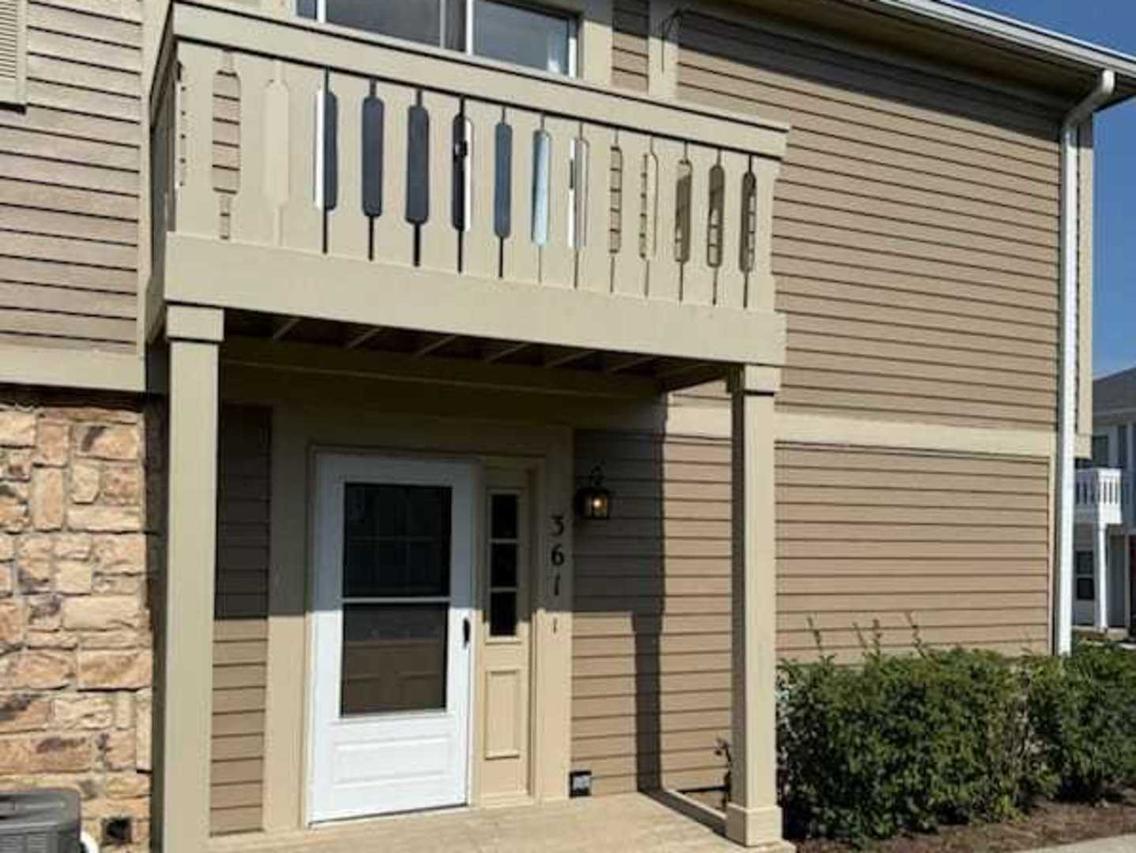 361 Ashwood Ct., Vernon Hills, IL 60061