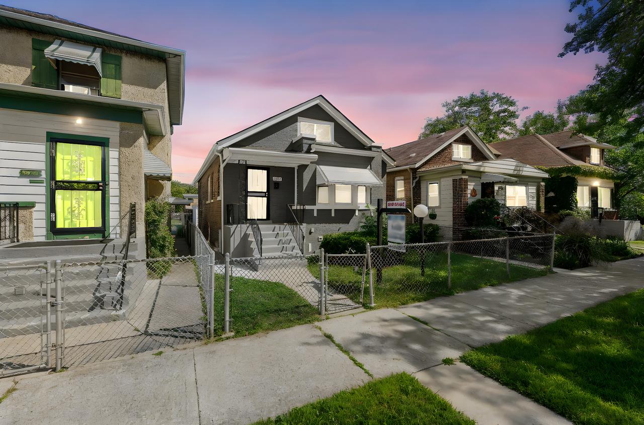 9549 S Calumet Ave., Chicago, IL 60628