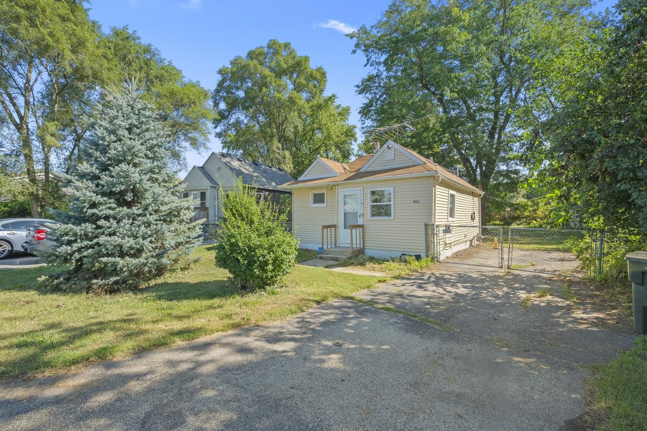 1423 Melrose Ave., Round Lake Beach, IL 60073