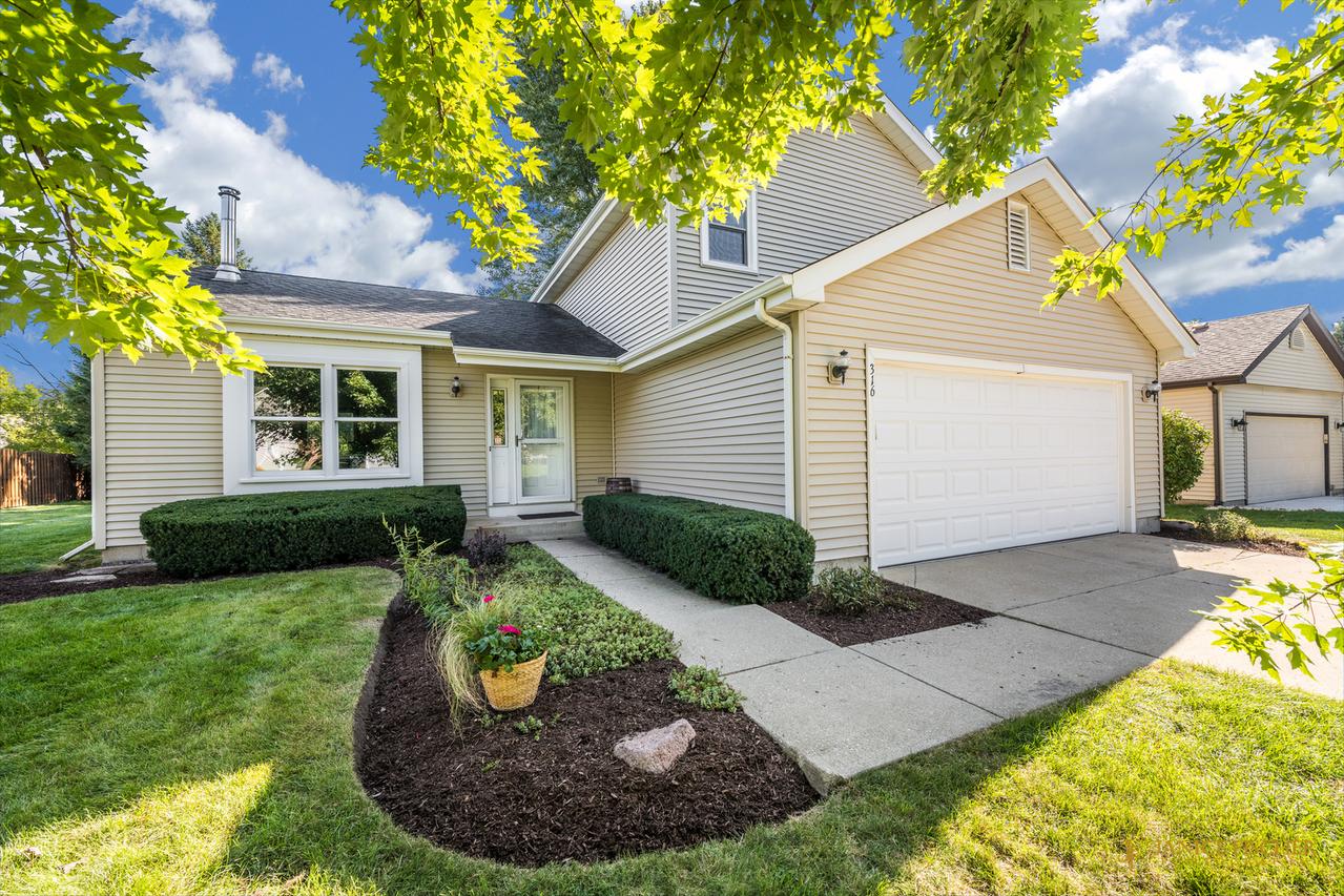 316 S Cross Tr., Mchenry, IL 60050
