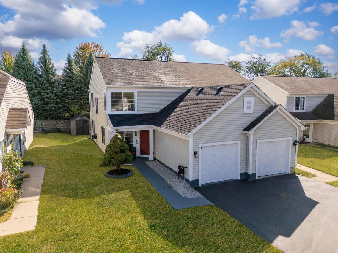 10 Ronan Ct., Lake In The Hills, IL 60156