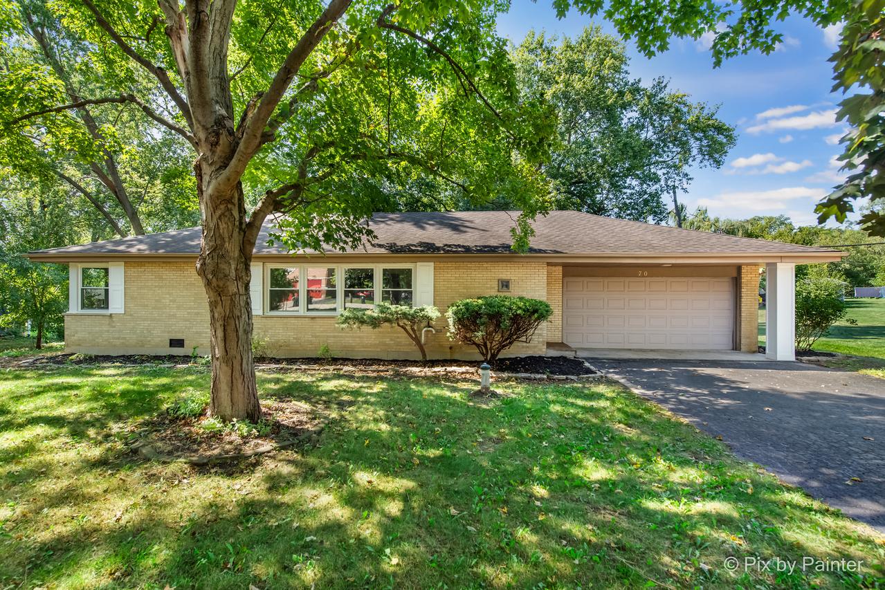 70 Ela Rd., Inverness, IL 60067