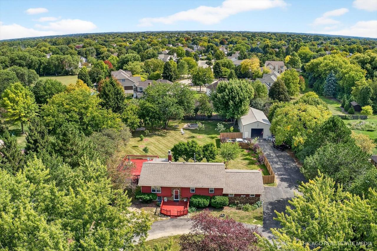 9012 Swanson Rd., Lake In The Hills, IL 60156