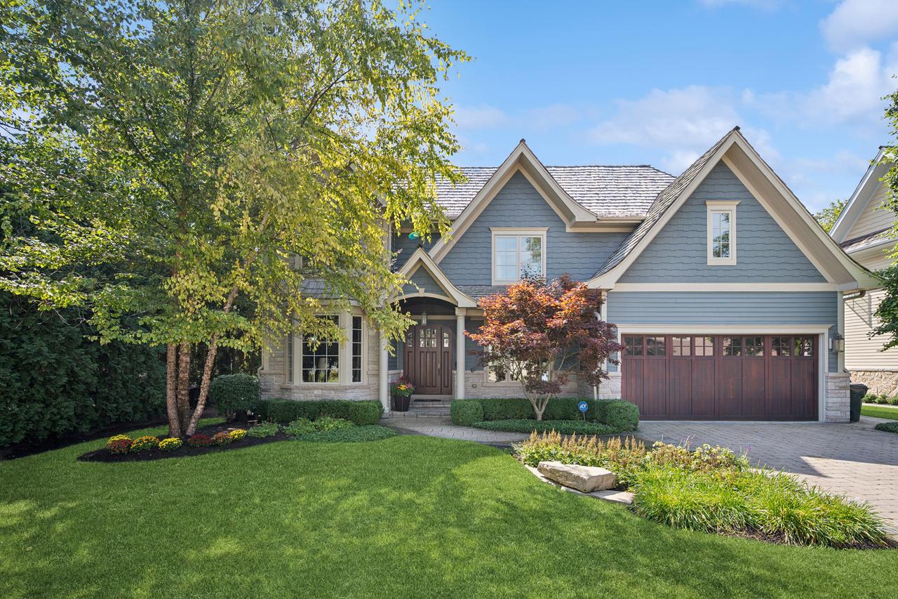 1019 Burton Ter., Glenview, IL 60025