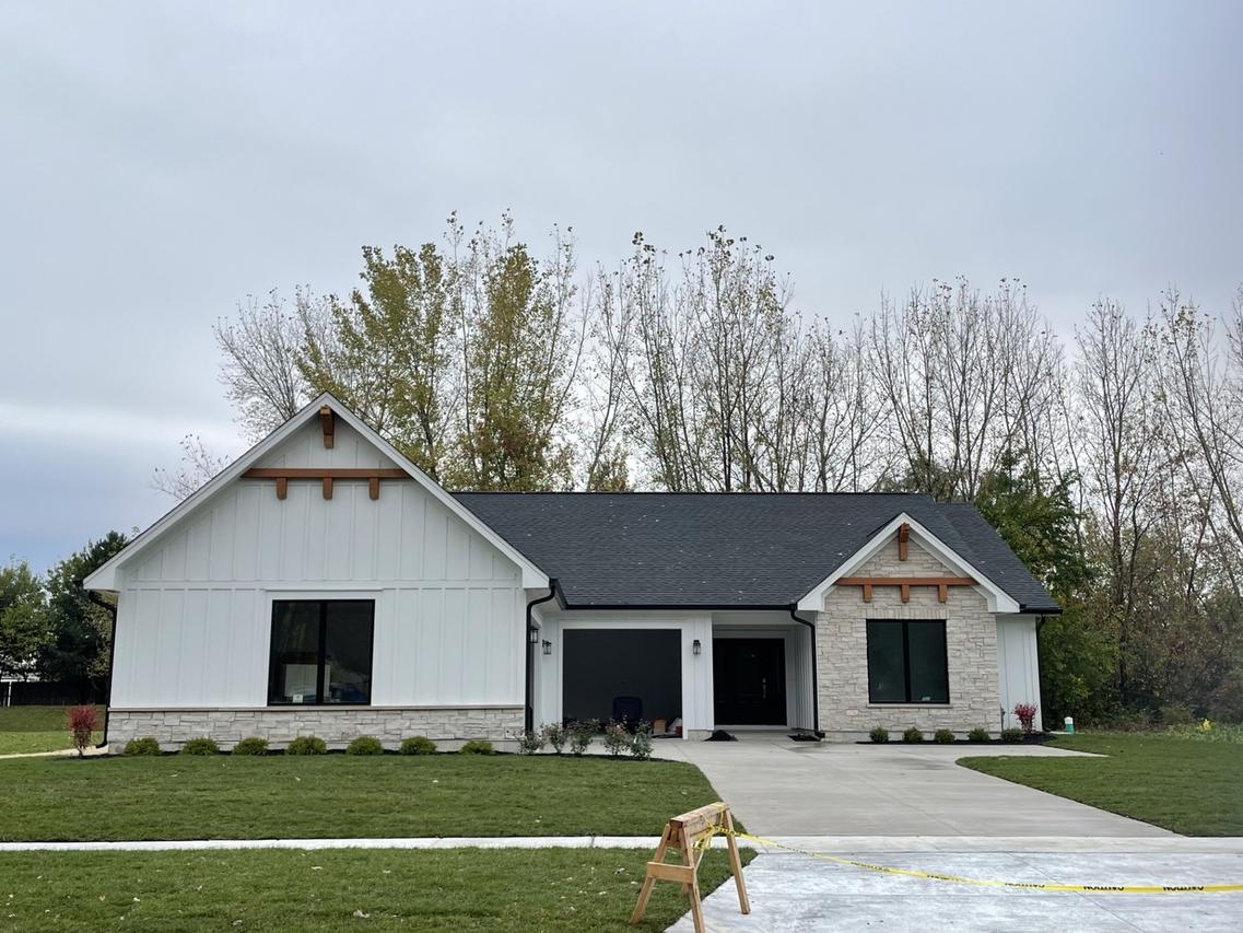 12145 Oakcrest Dr., Huntley, IL 60142