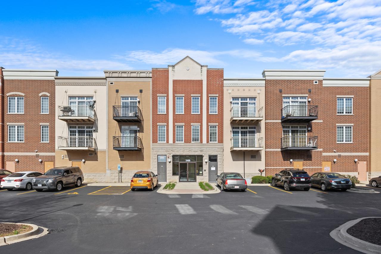 3400 Wellington Ct. #204, Rolling Meadows, IL 60008