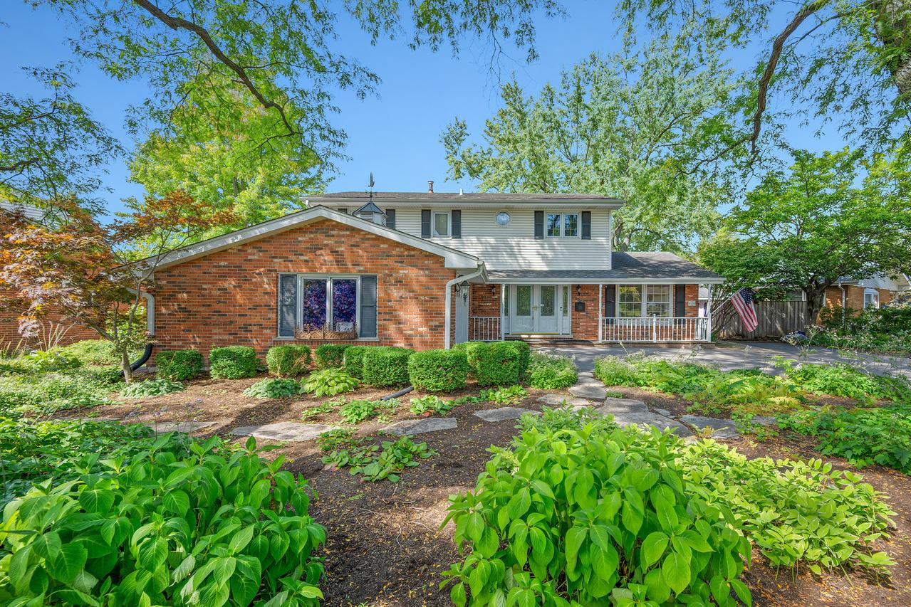 6124 Lane Pl., Downers Grove, IL 60516