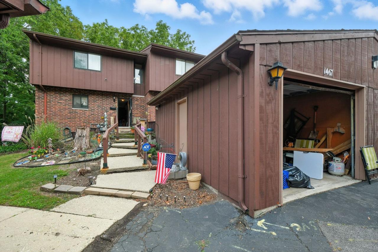 1467 Midland Ct. #3, Joliet, IL 60436