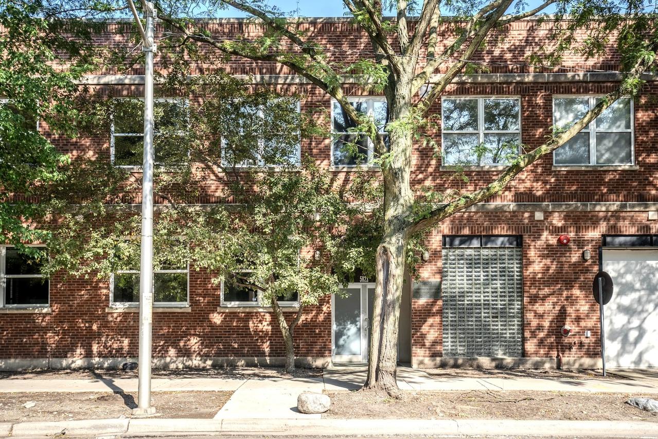 5823 N Ravenswood Ave. #205, Chicago, IL 60660
