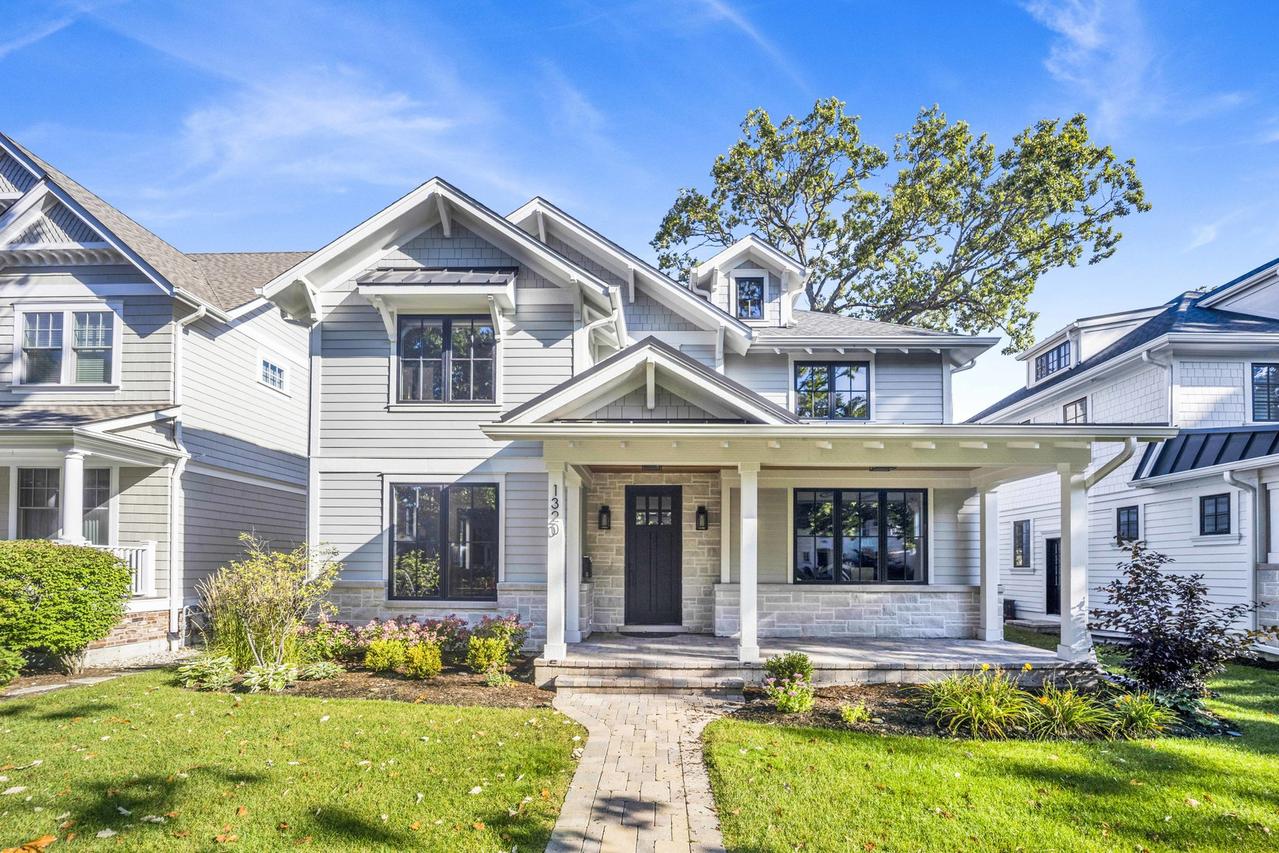 1320 Maple Ave., Wilmette, IL 60091
