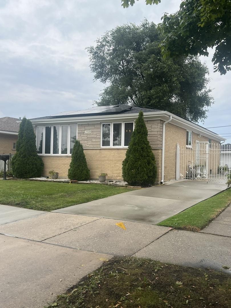 7509 S Trumbull Ave., Chicago, IL 60652