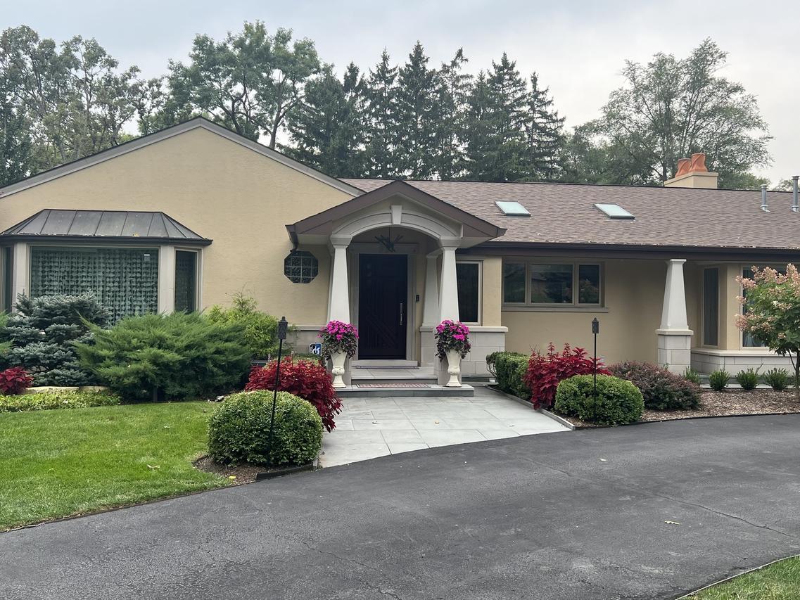 1122 S Estate Ln., Lake Forest, IL 60045