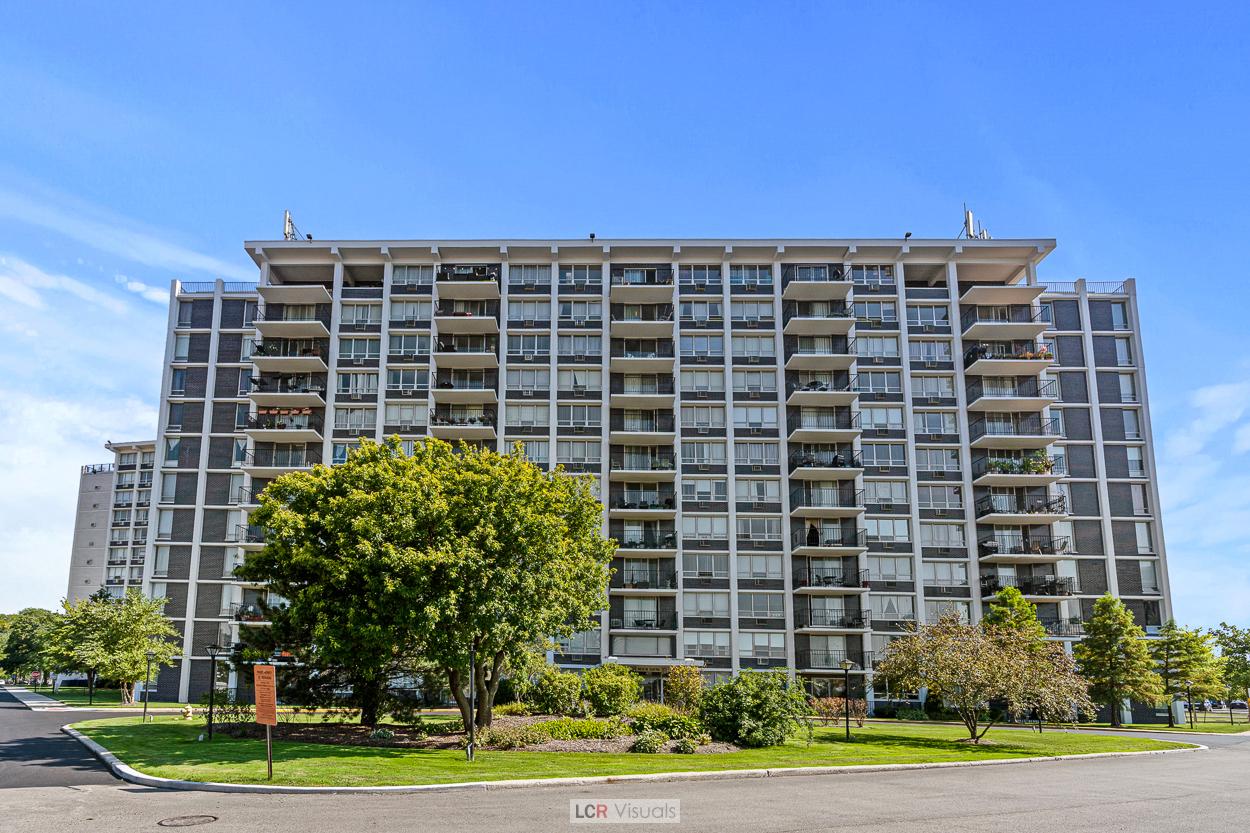 8815 W Golf Rd. #10C, Niles, IL 60714