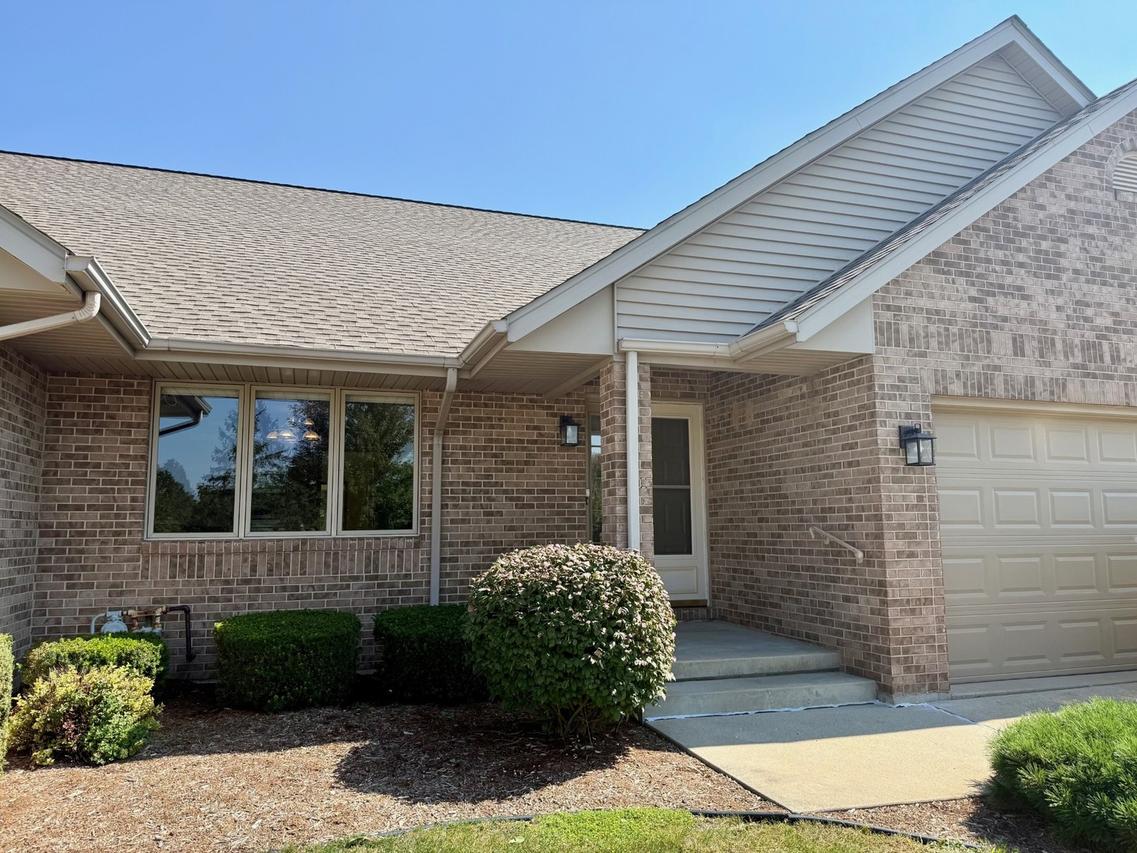 1450 Adrienne Cir., Sycamore, IL 60178