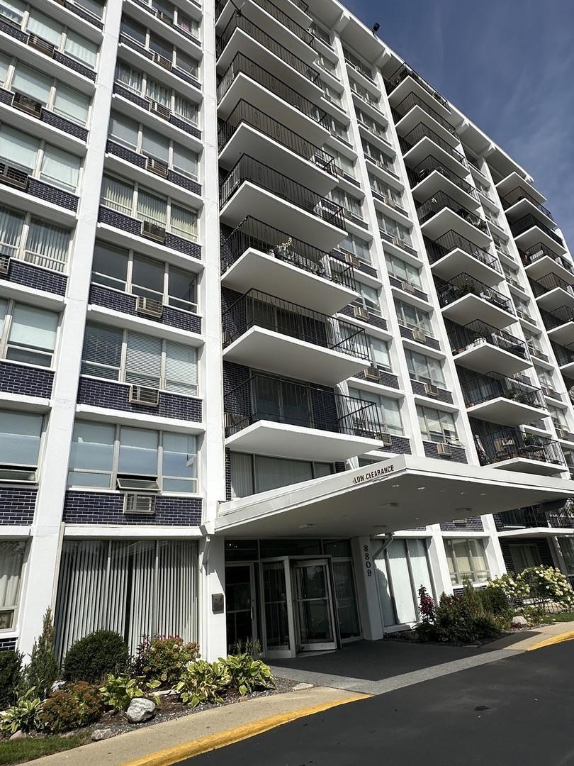 8809 W Golf Rd. #11F, Niles, IL 60714