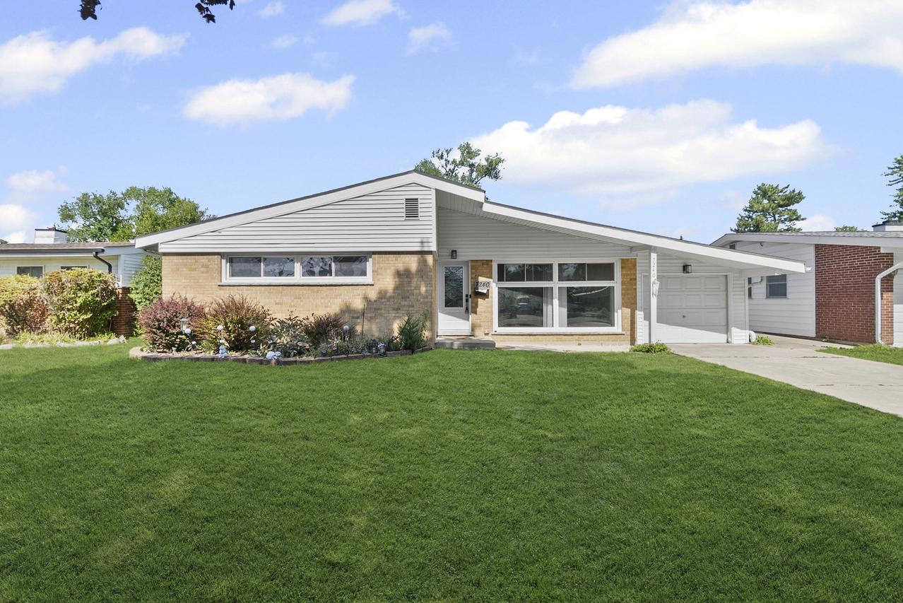 7240 Palma Ln., Morton Grove, IL 60053