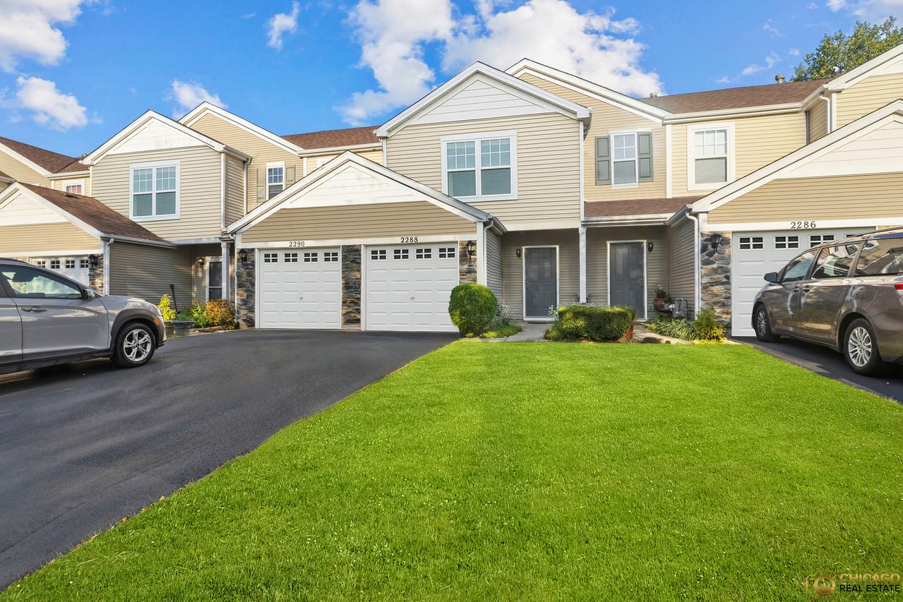 2288 Flagstone Ln., Carpentersville, IL 60110