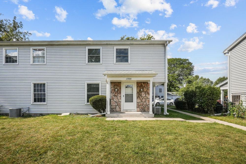 1390 N Glen Cir. #B, Aurora, IL 60506