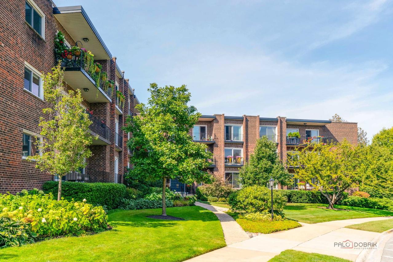 1230 N Western Ave. #301, Lake Forest, IL 60045