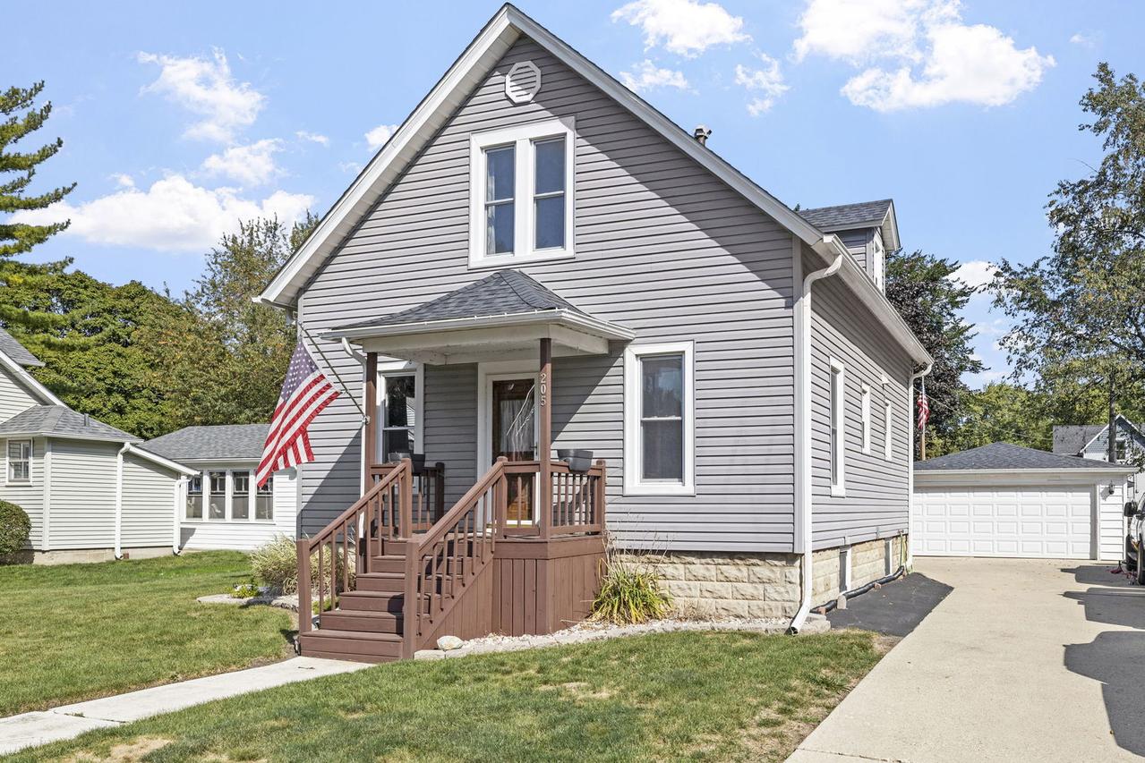 205 E South St., Peotone, IL 60468