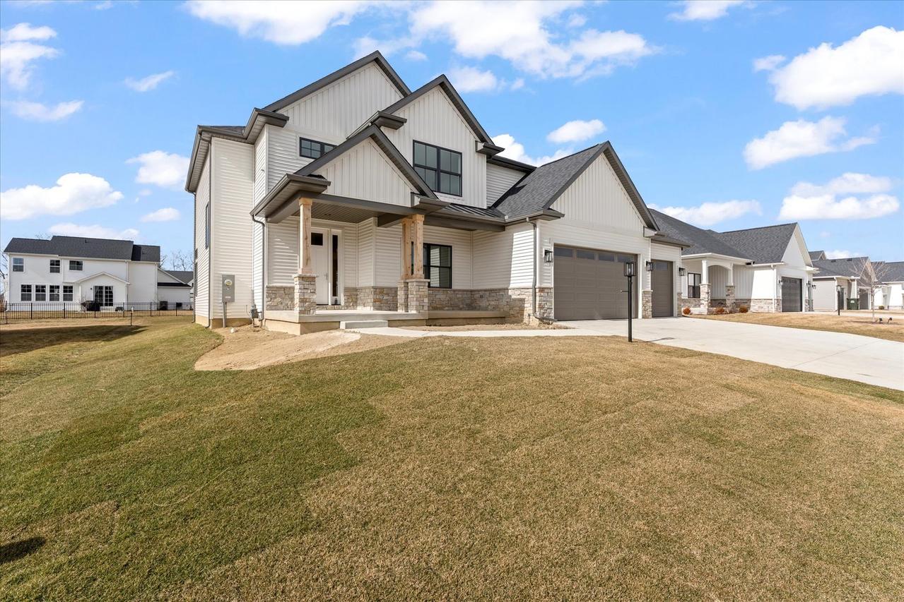 1207 Sandstone Ct., Mahomet, IL 61853