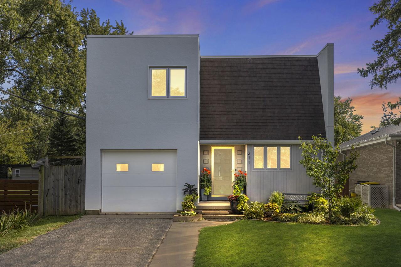 211 E Traube Ave., Westmont, IL 60559