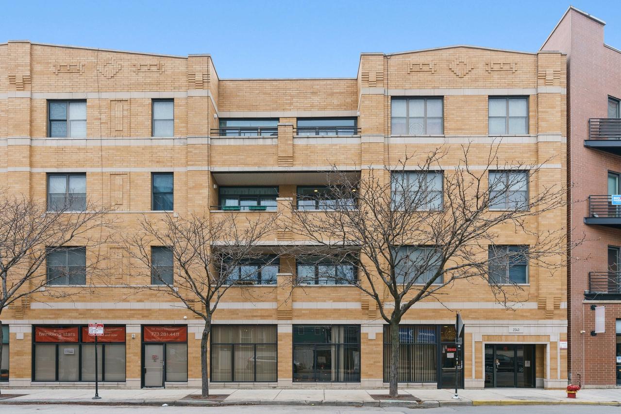 2040 W Belmont Ave. #203, Chicago, IL 60618