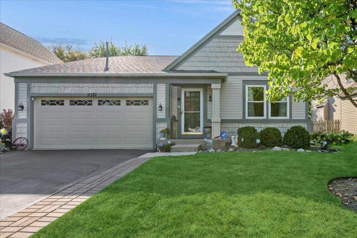 2571 Stanton Cir., Lake In The Hills, IL 60156
