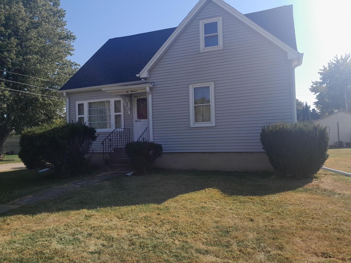 211 4th Ave., Mendota, IL 61342