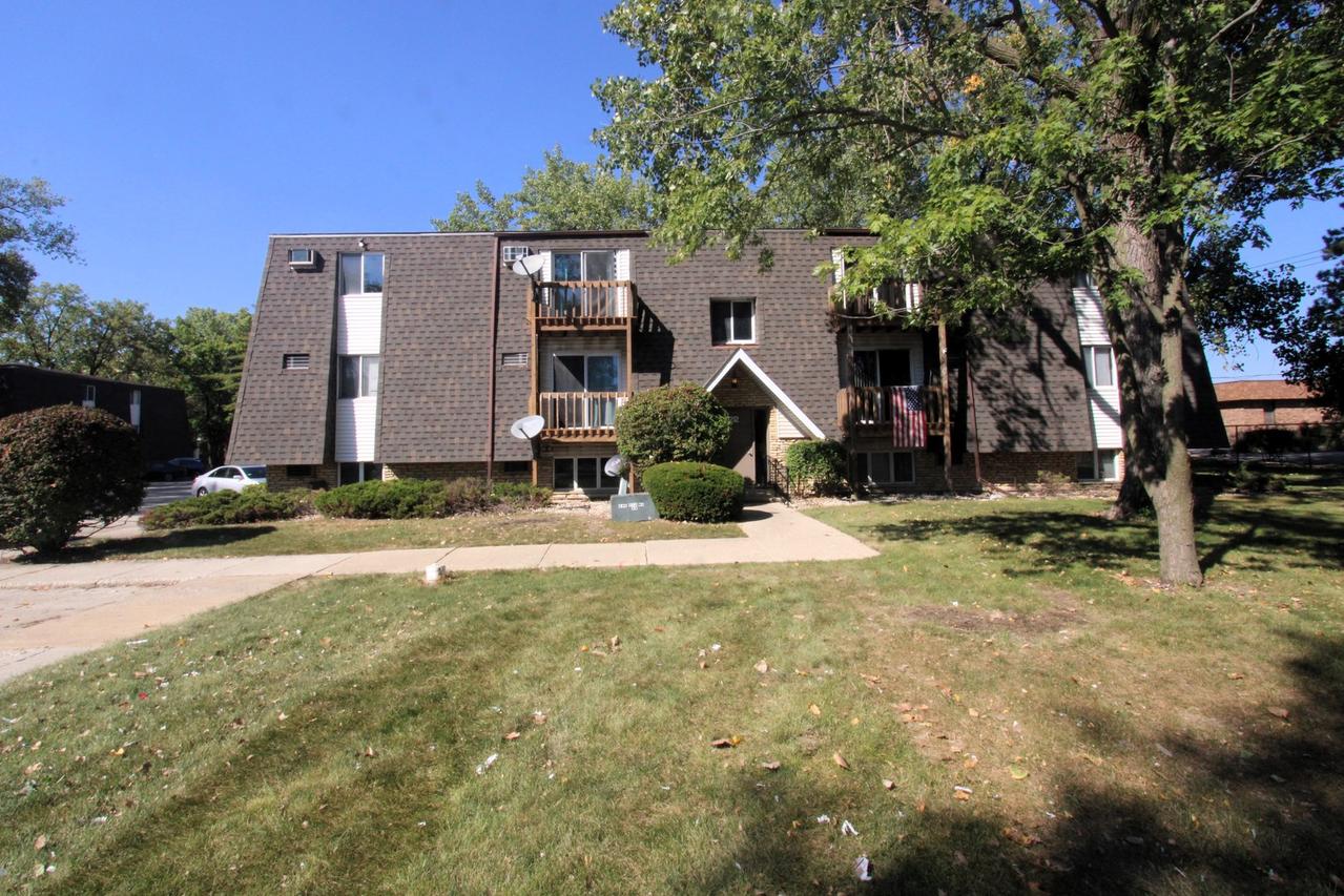 212 Madison St. #1B, Joliet, IL 60435
