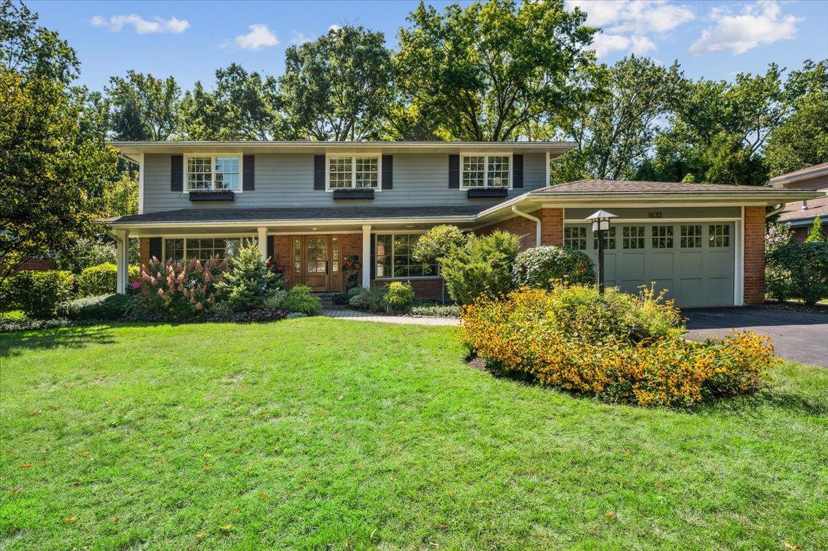 1633 Blackthorn Dr., Glenview, IL 60025