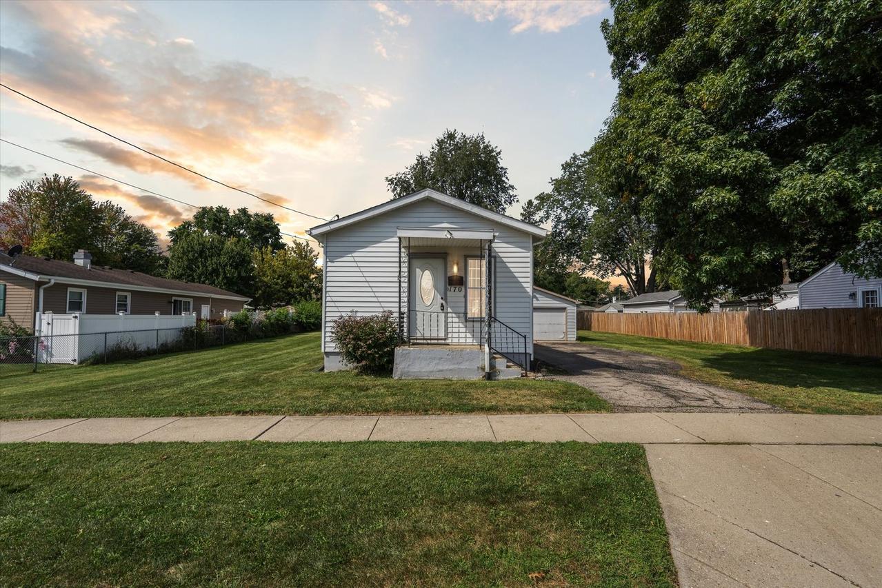 170 S Clifton Ave., Elgin, IL 60123