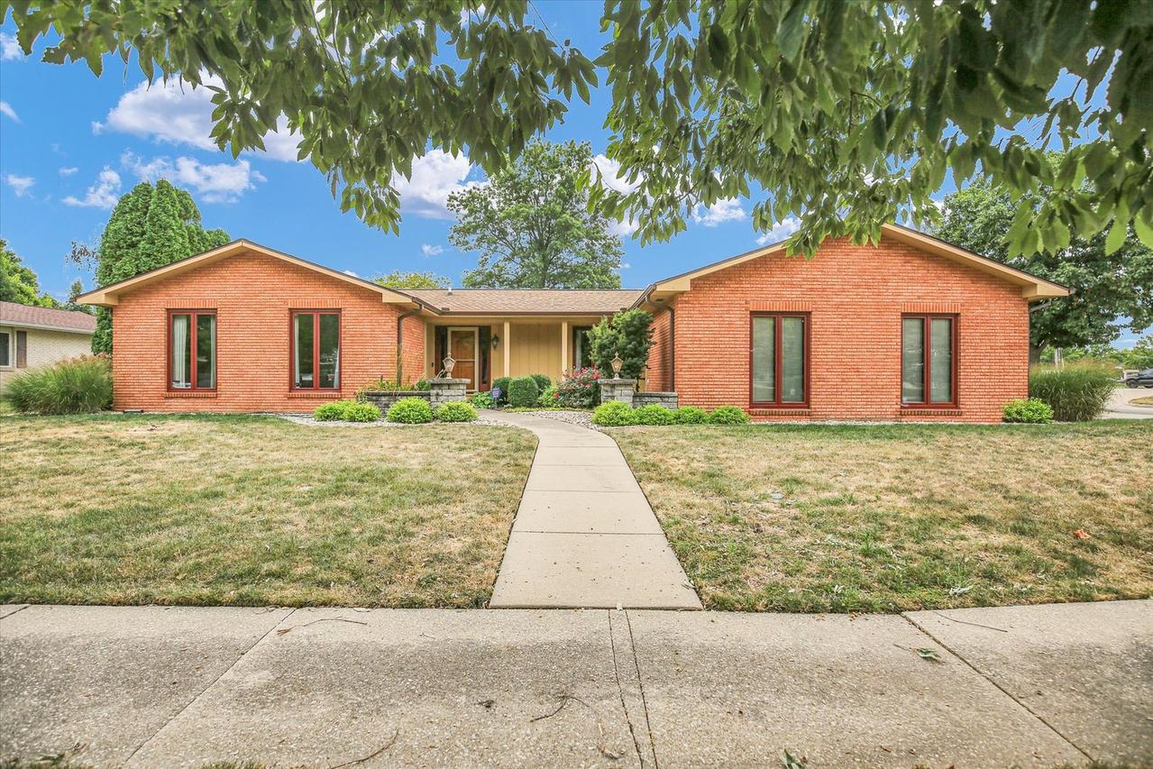 1103 Ross Dr., Champaign, IL 61821