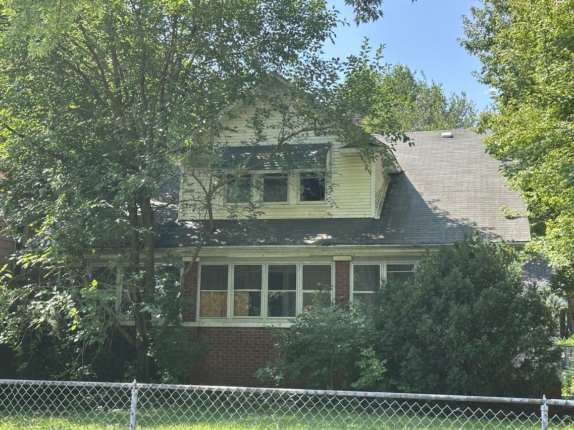 8500 S Escanaba Ave., Chicago, IL 60617