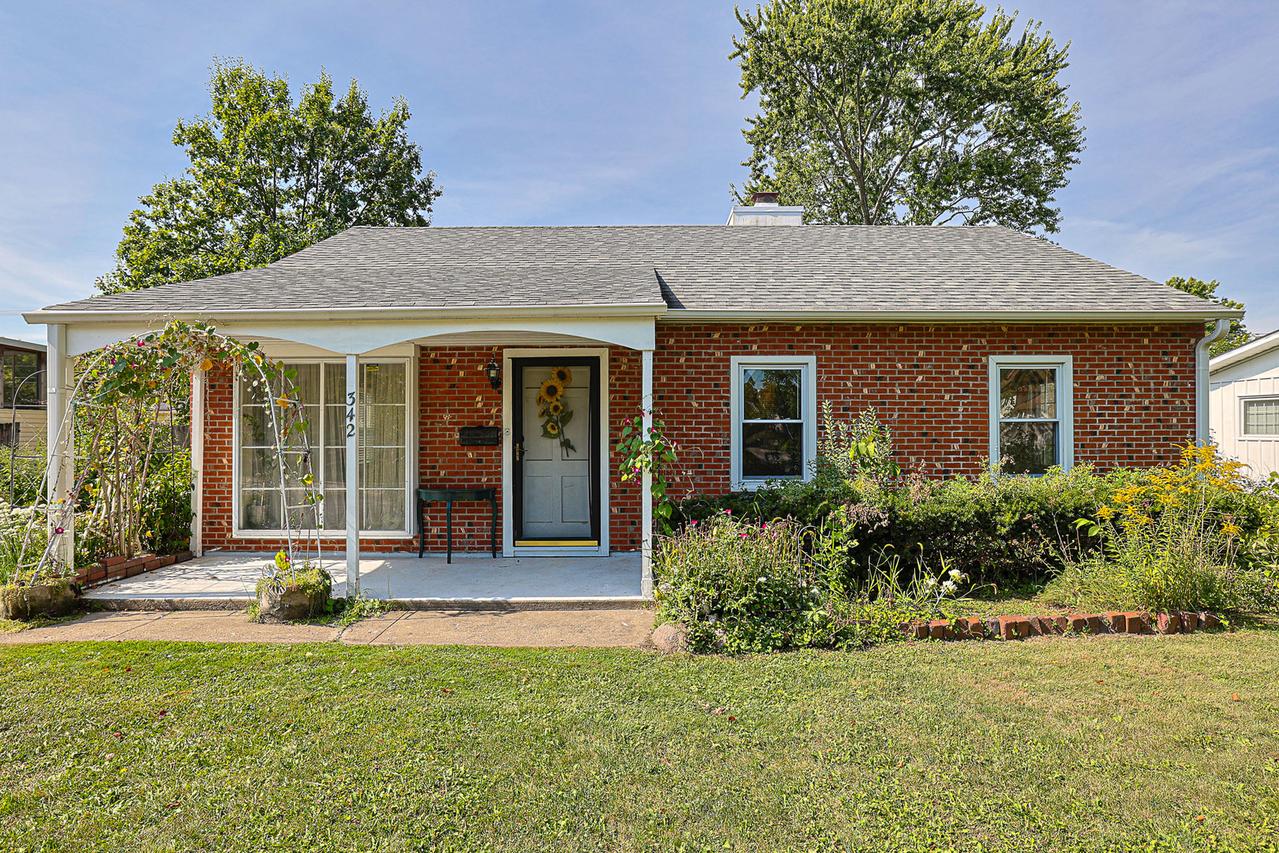 342 Cherry Ln., Glenview, IL 60025