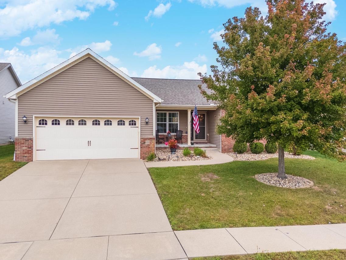 63 Dry Sage Cir., Bloomington, IL 61705