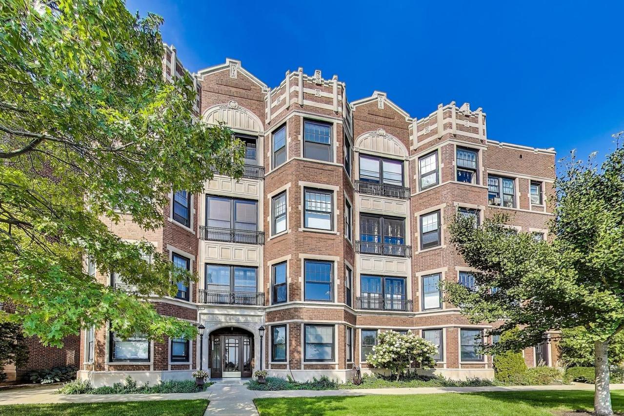 622 Sheridan Sq. #1, Evanston, IL 60202