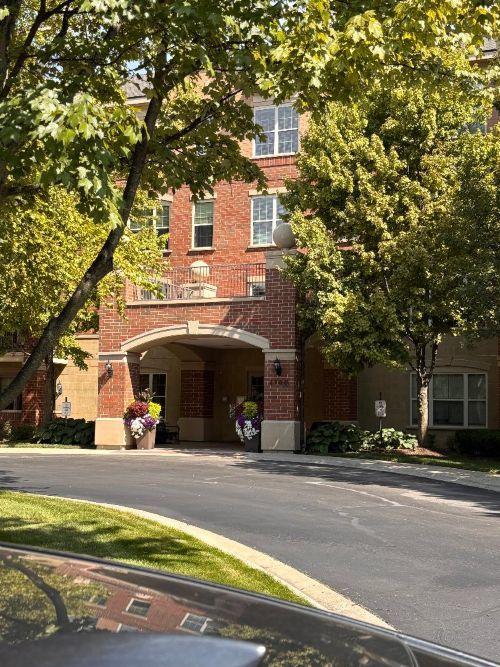 2700 Summit Dr. #101, Glenview, IL 60025