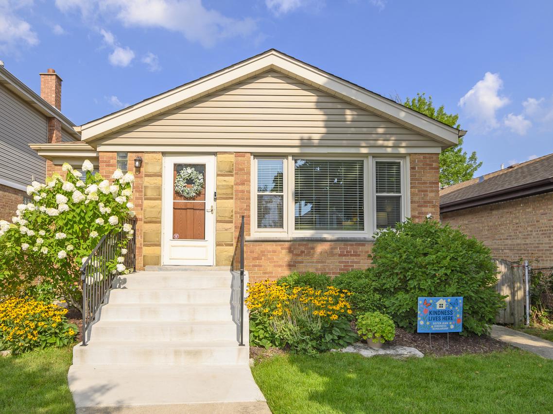 9945 S Washtenaw Ave., Chicago, IL 60655