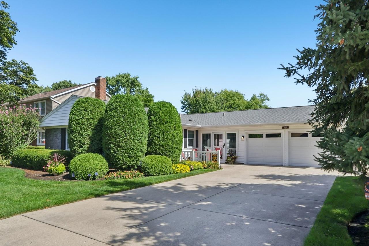 329 Timber Hill Rd., Buffalo Grove, IL 60089