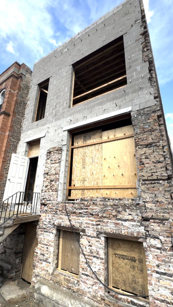 [Address Hidden by Seller], Chicago, IL 60647