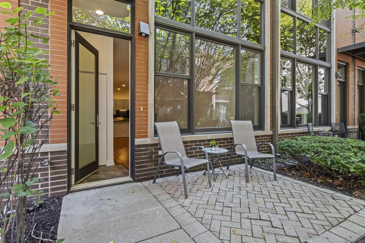 954 N Crosby St., Chicago, IL 60610