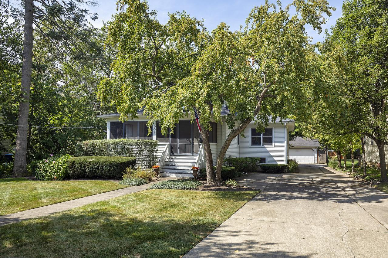 904 Forest Ave., Deerfield, IL 60015