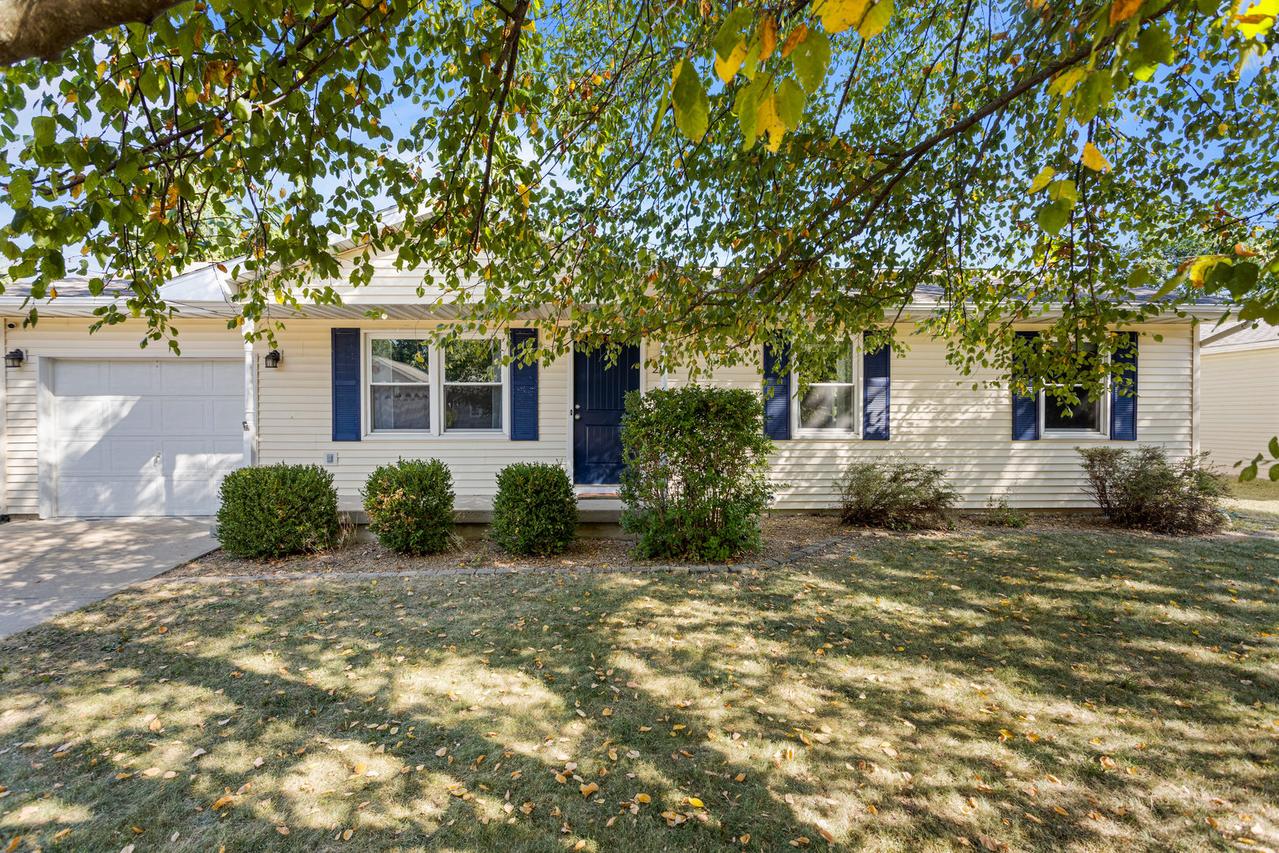 2116 Robin Rd., Mahomet, IL 61853