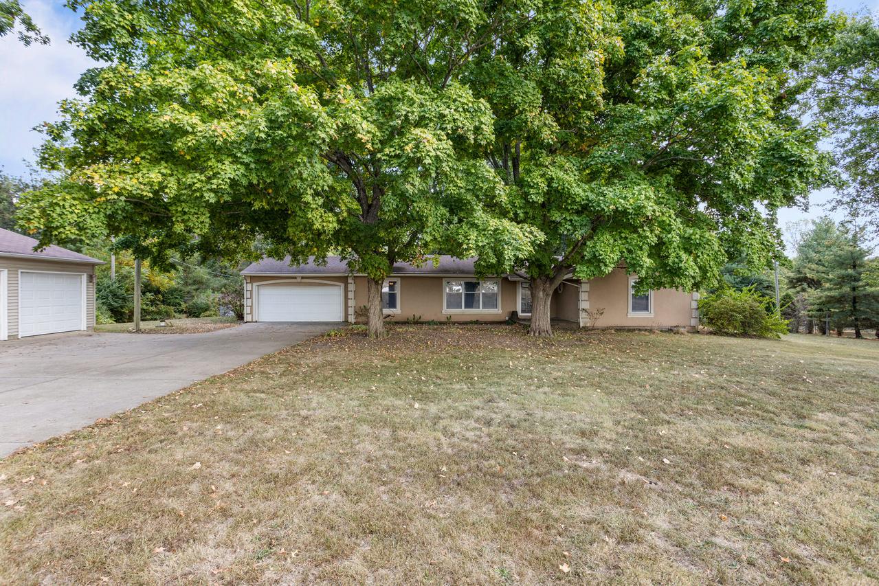 2073 Coyote Run Rd., Monticello, IL 61856