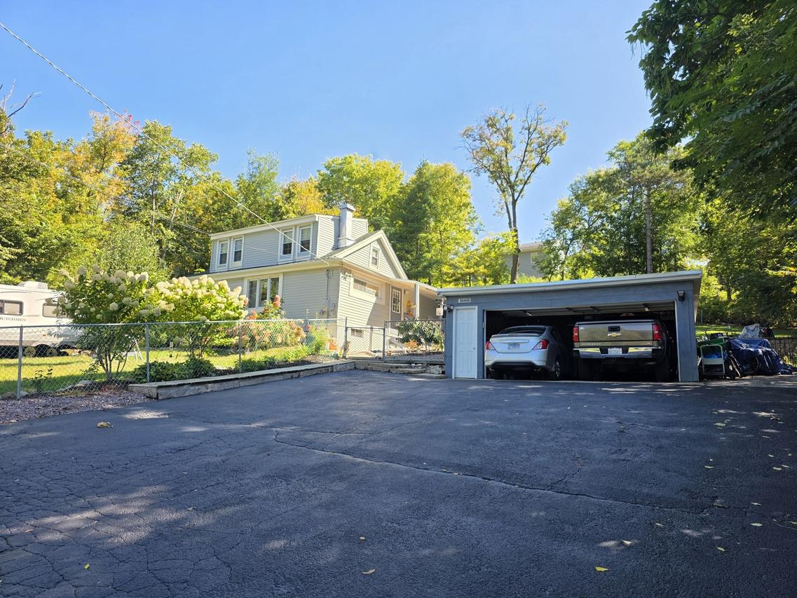 38433 N 5th Ave., Spring Grove, IL 60081