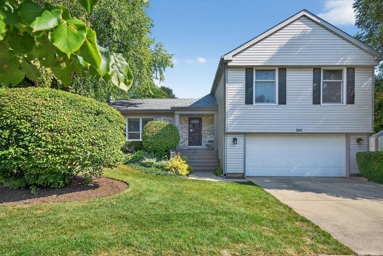 505 Astoria Ct., Vernon Hills, IL 60061