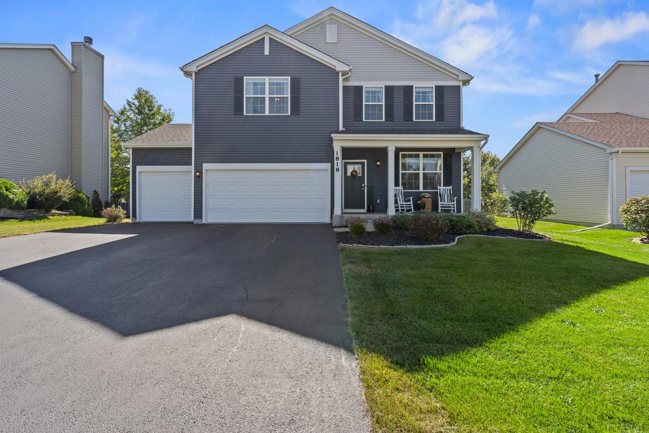 1818 Cashel Ln., Mchenry, IL 60050