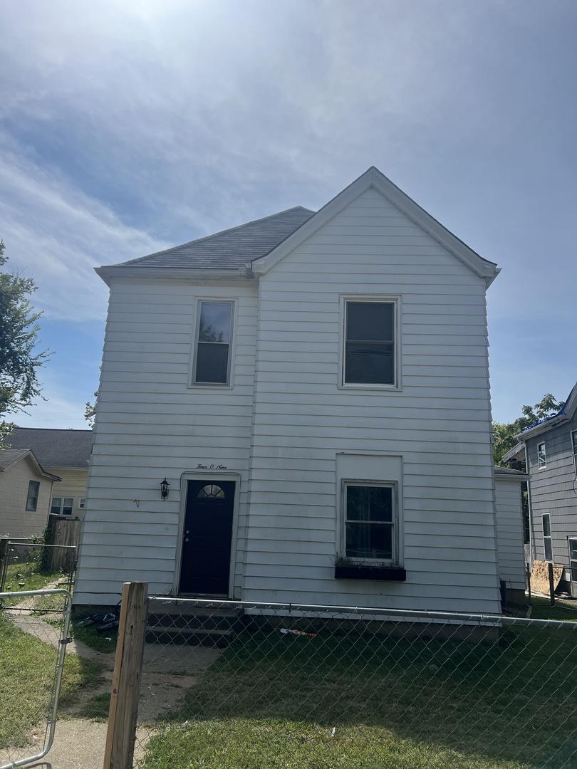 409 E Douglas St., Bloomington, IL 61701