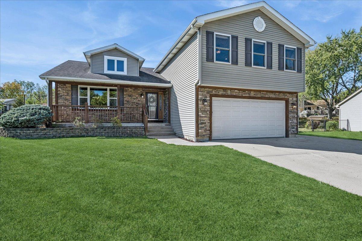 1455 Saddlebrook Cir., Algonquin, IL 60102